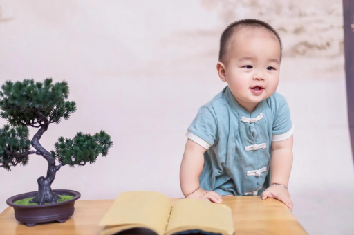 供卵助孕联系方式宝宝被蜜蜂蛰了